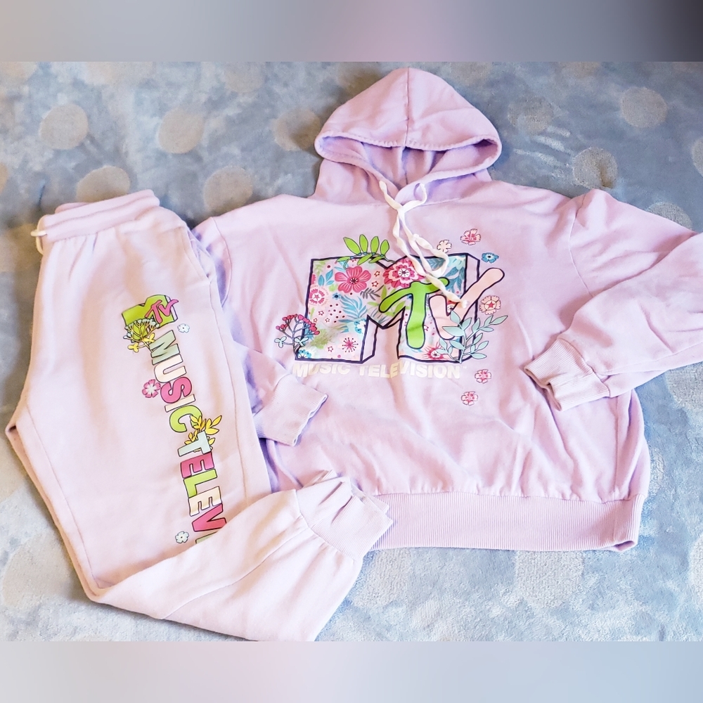 Girls MTV Sweat Outfit